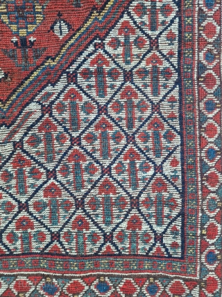 19th Century Southeast Persian Khamseh Confederacy Rug 
(392x190cm)

E-mail: timeless.rugz@gmail.com                        