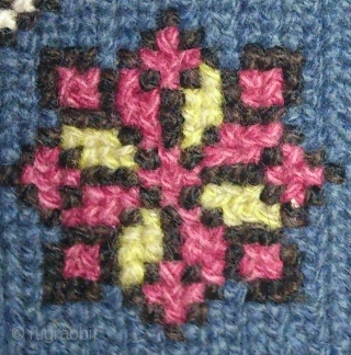 Antique Swedish cross stitch wool on linen, no: 204, size: 51*49cm.                      