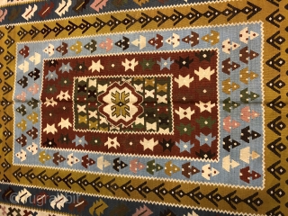 Ottoman  style,woven in Bosnia.over 100 yesrs old.
Size 2.10x3.00 perfect condition.                      