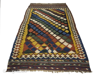 Gashgai Kilim,8.3x5.4 ft,252x139 cm.                             