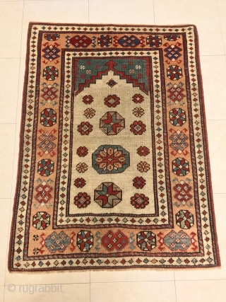 NORDWEST ANTIQUE ANATOLIAN KÜTAHYA PRAYER RUG CM  1.10 x 0,83  epoca 1850/60 circa 
VERY GOOD CONDITION NATURAL COLORS 
            