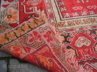 semi-Antique Sivas Carpet, synthetic dyes ( 1,52* 1,30 cm )                       