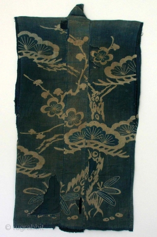 Yogi Boro, Japan, Meiji (circa 1880), cm 135x81. Yogi (literally ‘night wear’) can be defined as a ‘sleeping kimono’ or a ‘kimono-shaped bedding’. Because they were large, thick, soft robes, the yogi  ...