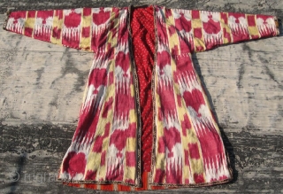 Antique Uzbek IKAT coat. In excellent condition, large size.                        