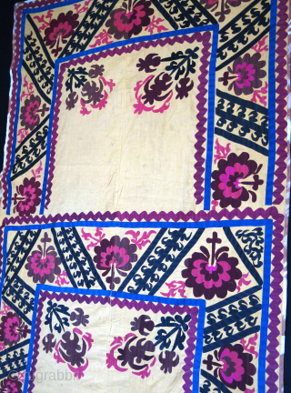 Uzbekistan Samarkand Window blind suzani silk embroidery on cotton, circa 1930- 40s. size : 77" X 49" - 196 cm X 125 cm En ethnographic item. vedatkaradg@gmail.com      