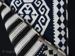 Western Azerbaijan monochrome color Lori Double bag. Wool cotton mixture with deep indigo shade. Size " 55' X 20" - 140 cm X 51 cm Circa 1920s vedatkaradag@gmail.com
     