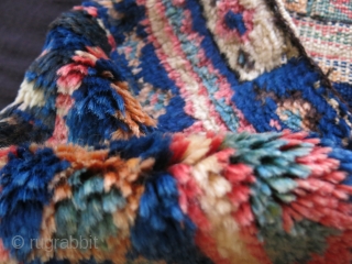 Baktiar Gabbeh full pile bag face. great colors, wool and condition. Size: 22" X 18" -- 56 cm X 46 cm            