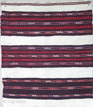 Turkmen Chuval face, all wool, natural colors. Circa 1920-1930. Size : 33" X 27" --87 cm X 69 cm              