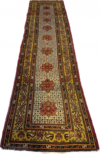 A very nice runner carpet size 350x90cm                          