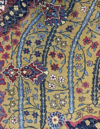 A very nice persian carpet size 315x200cm                          