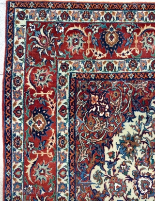 Isfahan  carpet silk on wool and silk size 230x150cm                       