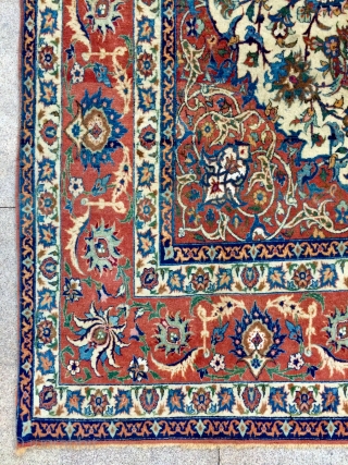 Isfahan  carpet silk on wool and silk size 230x150cm                       