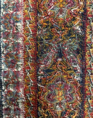 Very old Indian qhasmir textile size 140x120cm                          