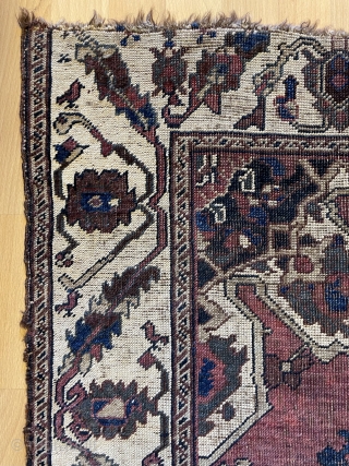 Very old Persian carpet size 132x112cm                           