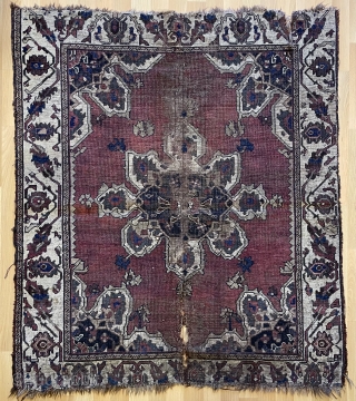 Very old Persian carpet size 132x112cm                           