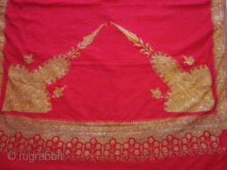 Circa 1900/1940

India / Punjab

Interesting scarlet twill pashmina shawl embroidered with gold and silver Zari work. this kind of embroidery became popular in northern India and was made for special occasions from the  ...