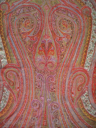 Exceptional antique Indian kani Kashmir Shawl 19 c. perfect condition .
Please check http://villa-rosemaine.com/en/bourse/pieces/kashmir-indian-kani-weave-shawl-around-1850                    