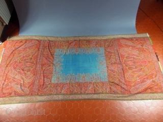 Indian Kani long blue reserve shawl with repairs and very little moth holes... very thin kani weave... wonderfull rich design... strong ans vibrant colors... last picture is the most damage part...Measures are  ...