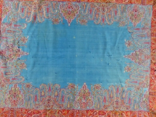 Indian Kani long blue reserve shawl with repairs and very little moth holes... very thin kani weave... wonderfull rich design... strong ans vibrant colors... last picture is the most damage part...Measures are  ...