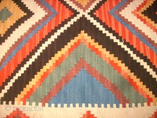 Qashqai Kilim. Size: 186 x 266 cm. Good condition. Not washed.                      