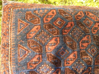 Antique Baluch bag. Size: 60 x 42 cm. Very good wool. Interesting piece. Used.                   