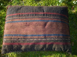 Antique Baluch bag. Size: 60 x 42 cm. Very good wool. Interesting piece. Used.                   