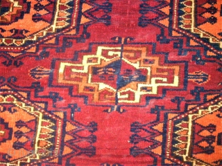 old turkmen torba. Size: 75 x 149 cm. Two edge at the top are dameged. Full pile.                