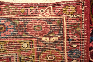 Perfect small Heriz rug. Size: 107 x 137 cm. Very good condition.                     