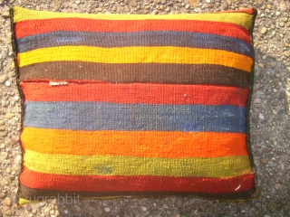 Old and nice cushion. Nomade bag. Size: 30 x 40 cm. High quality wool.                   