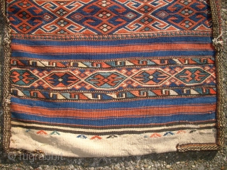 Very old flatwave anatolian great bag. Size: 60 x 108 cm. One old repair. Good condition and wonderful colors. Complete.             