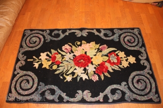 Antique American Hooked rug size  4'-4'' x2'-8''                         