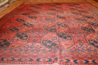 Ersari Main Carpet (Middle Amu Darya) late 19th century .size(9'-6'' x 7'-6'')
Good condition original kilim ends.                 