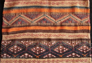 Beautiful and unique small banded kilim with çiçim embroidery from the Taurus Mountains near Antalya, Anatolia. 136x65cm, about 80 years old, wonderful seasonal snow patterns in white cotton. Overall good condition with  ...