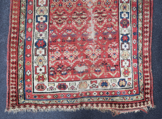 Old North West Persian rug (293 cm x 108/127 cm.)
Beautiful colors, in need of a bath and eventually some surgery...
Bargain price, unrelated to its beauty.
Shipping worldwide at cost, just ask for more  ...