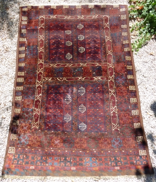 Turkoman Ersari rug (216cm X 148cm).                           