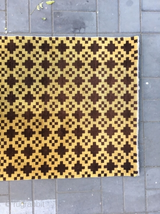 Tibetan rug, yellow background with cross brown checker veins. Size 156*94CM（61*37”）
Good condition.                     