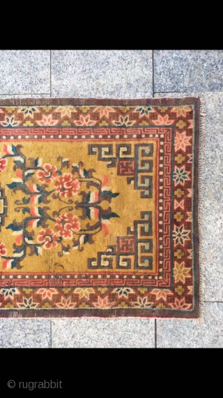 Ningxia rug, yellow background with single group flower veins, around full nice flower selvage. Good age and condition. Size 128*62cm(49*24”)             