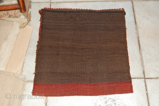 A BEAUTIFUL SUMAK TORBHA IN A VERY GOOD CONDITION. THE SIZE IS 41 X 39. FOR MORE INFORMATIONS, PLEASE CONTACT ME            