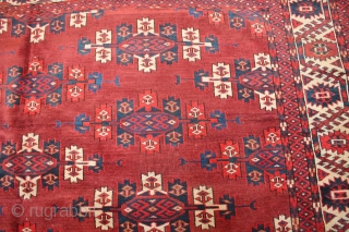 Turkoman Yamout Carpet
size: 201 x 310 cm                          