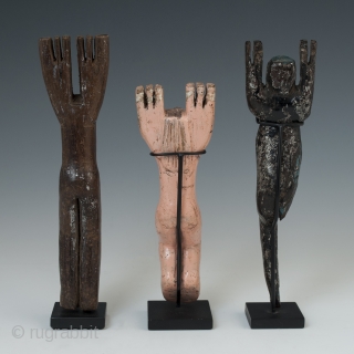 Three slingshots, Guatemala Highlands. Early to mid-20th century. 6.75" (17.1 cm), 5.5" (14 cm) and 6.5" (16.5 cm) high. Ex. private collection, New York. 	

These slingshots are from a dozen that were  ...