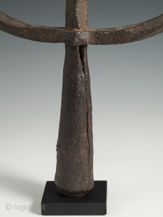 Iron trident, Thailand, 14″ (36 cm) high by 10 5/8″ (27 cm) by 1.5" (4 cm), 19th century. A graceful hand-forged iron trident with square-shaped section points, mounted on a cut wooden  ...