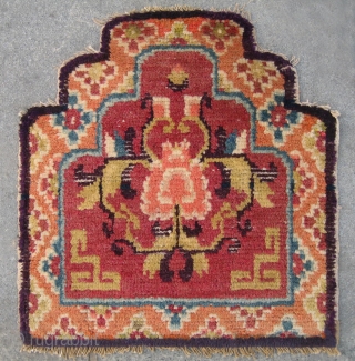 No.A0016 * Chinese Antique Throne Rugs-Mat.Size: 53x57cm (21"x22"). Age: Late 19th Century. Origin: Baotou-Suiyuan. Shape: Square.                 