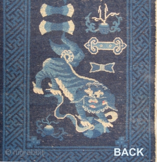 No.R113 * Chinese Antique "Fo Dog" Rug , Age: 19/20th Century. Size: 62x122cm(24"x48").Origin: Baotou.Shape: Rectangle.                  