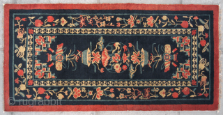 No.D056 * Chinese Antique "Vase Design" Rug,Size: 66x132cm(26"x52").Origin: Baotou.Shape: Rectangle.Background Color: Blues                     