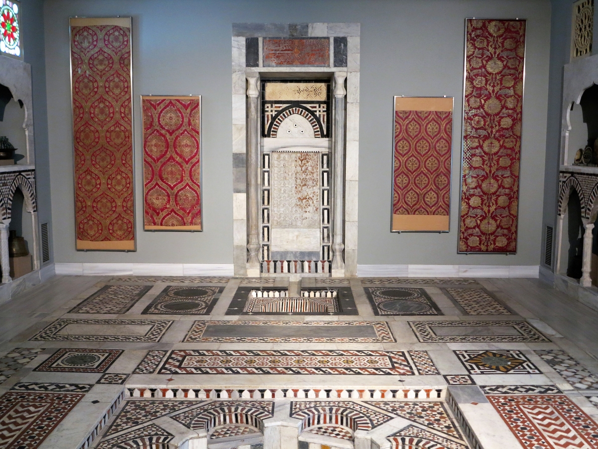 Benaki Museum of islamic Art, Athens: Ottoman silk textiles in situ