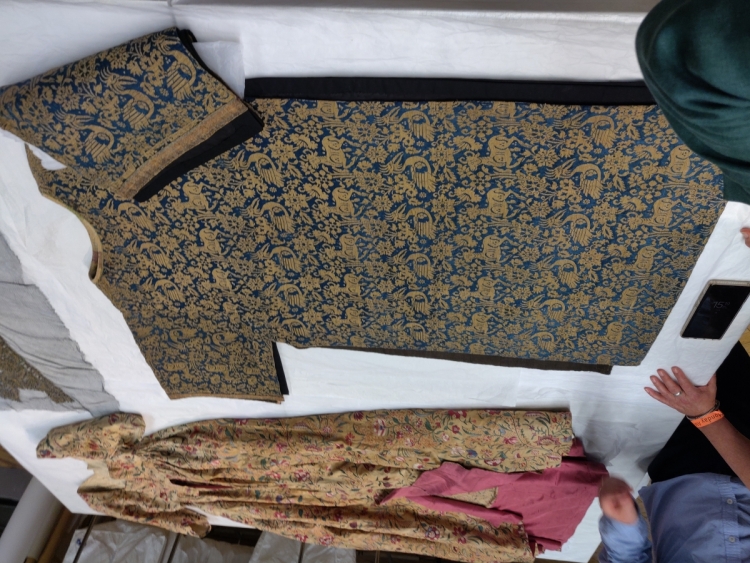 Hali Magazine: V&amp;A Textiles at Blythe House, London, Persian silk Tunic